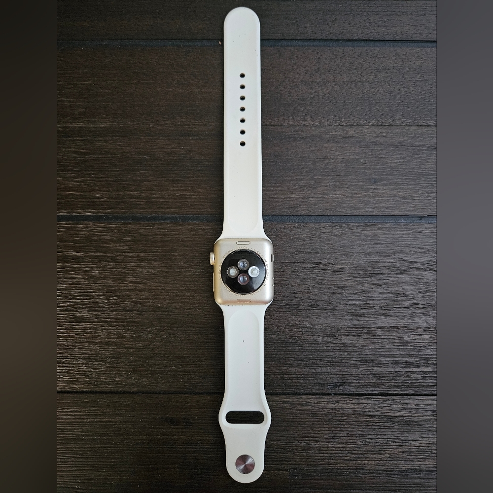 Apple Watch - Picture 2 of 4